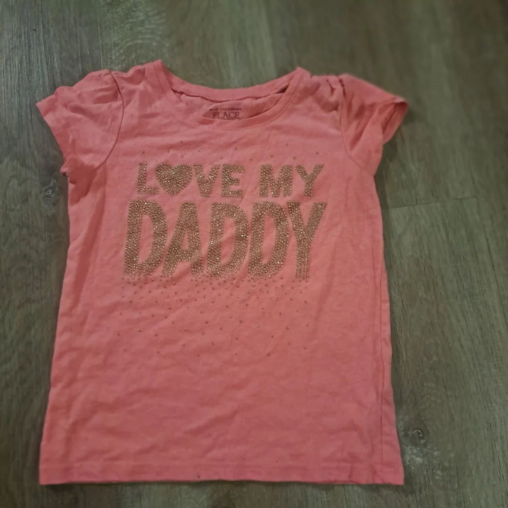 The Children's Place Kid's Peach Gold Sparkly 'Love My Daddy' T-Shirt Girl's 5T